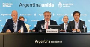 Argentina frena flexibilización de confinamiento por alza de contagios: teme colapso sanitario