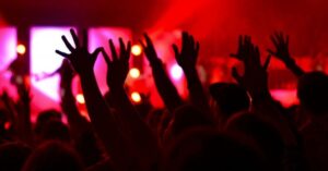 Reuniones sociales: Una persona positiva a Covid-19 deja hasta 10 contactos estrechos