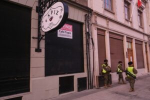 Céntricos locales comerciales bajan la cortina por la pandemia