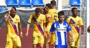 Arturo Vidal durante todo el partido: Barcelona 'aplastó' al Alavés en el cierre de La Liga