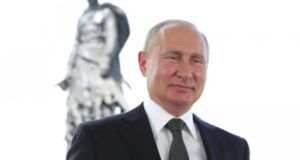 Putin logra amplio triunfo en referéndum y podría gobernar Rusia hasta 2036