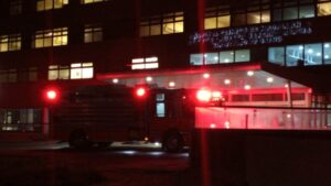 Hospital Clínico levantó sumario administrativo para revisión de protocolos por mujer que se lanzó de cuarto piso
