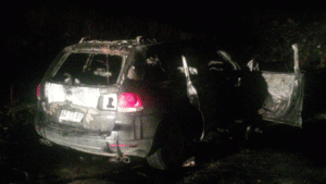 Roban y queman vehículo de madrugada