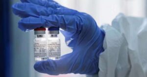 Vacunación masiva contra covid-19 en Rusia comenzará en un mes aunque sus estudios tardarán 6 meses