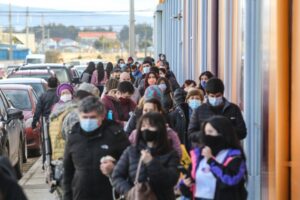 Anuncio de estricta medida sanitaria volcó a la gente a las calles