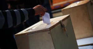 Defensoría de la Niñez propuso al Congreso que adolescentes desde los 16 años voten en el plebiscito