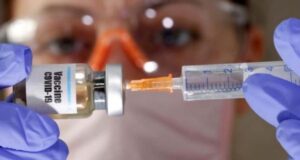 Revelan quiénes serán los 5,2 millones de chilenos que se vacunarán primero contra la covid-19