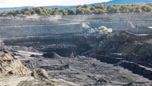Accionistas de Mina Invierno definen cierre definitivo
