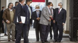 Camioneros se reunirán con ministro Víctor Pérez por hechos de violencia en La Araucanía