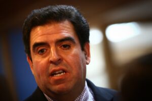 Gobierno anunció bono de 350 mil pesos para taxistas, transporte público y escolar