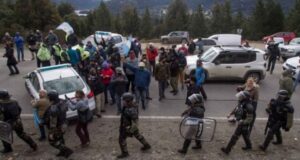 Toma de tierras y denuncias por racismo: tensión en Argentina por conflicto con comunidad mapuche
