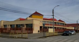 Delincuentes sustrajeron bolsas con frutas y verduras para estudiantes en Escuela