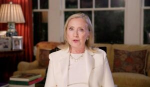 Hillary Clinton: “Necesitamos números tan abrumadores que Trump no pueda robarse la victoria”
