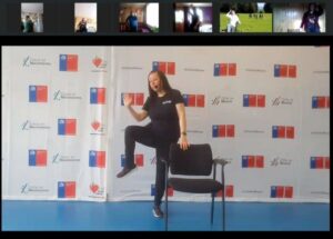 Adultos mayores de Punta Arenas  se reunieron en clase virtual de  gimnasia entretenida