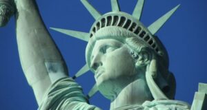 Estados Unidos sufre caída histórica del PIB y se hunde en la recesión a causa del covid-19