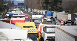 Gobierno anunció que entregó propuesta a camioneros para poner fin al paro