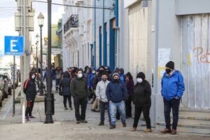 Gobierno estudia habilitar módulos de atención y espacios para evitar contagios en retiro de fondos