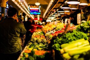 Encuesta reveló que ocasionalmente la gente lleva bolsas reutilizables al comprar