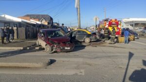 Taxista resultó lesionado tras violenta colisión con vehículo particular