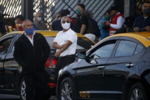 Senado despacha bono de $350 mil para dueños y conductores de transporte público