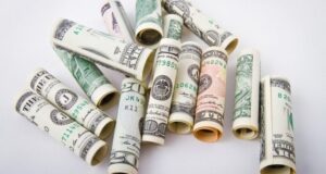 Dólar intensifica rebeldía alcista acercándose a $790 y cobre deja atrás 3 semanas de buena racha