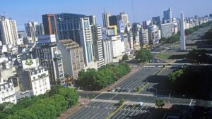 PIB de Argentina se derrumba: cayó 19,1% en la peor caída de su historia