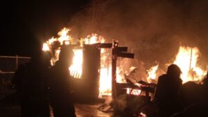 Incendio destruyó vivienda en sector de  Alto Monte Verde dejando una familia afectada