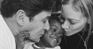Rafael Araneda y Marcela Vacarezza revelaron que adoptaron a un niño: 