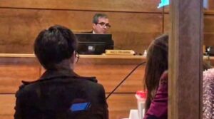Madre de adolescente formalizado por caso de maltrato animal acusa una supuesta suplantación de identidad en contra de su hijo