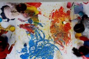 Invitan postular a fondos enfocados en incentivar el arte en la educación