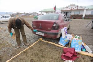 Con patentes falsificadas intentó burlar restricción vehicular en Punta Arenas