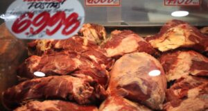 Según sondeo: Chilenos bajarán en promedio un 41% sus gastos en fiestas patrias