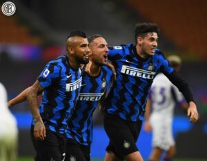 Un partidazo a puro gol: Inter derrota a la Fiorentina con debut de Vidal y un brillante Alexis