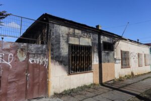 Falla eléctrica habría detonado incendio que destruyó vivienda en el Barrio Sur