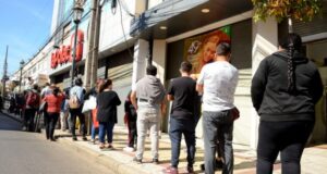 Seis comunas retroceden a cuarentena y otras dos a transición desde el viernes