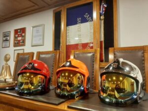35 cascos nuevos adquirió la Quinta Compañía de Bomberos