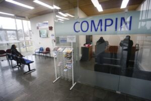 Casi mil licencias médicas en atraso tiene Salud a personas que han tenido que cumplir cuarentena por Coronavirus