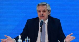 Economía argentina se contrajo 12,6% en siete meses de 2020