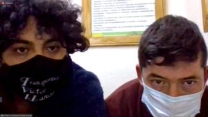 Dejan en libertad a sujetos sorprendidos cargando neumáticos a un vehículo para alimentar barricada