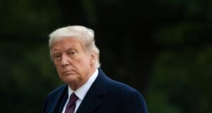 Trump no quiere cambiar las reglas de los debates tras caótico duelo verbal con Biden