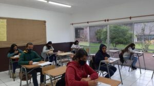 Educación y municipio se cuadran para que cuartos medios y octavos retomen actividades escolares presenciales