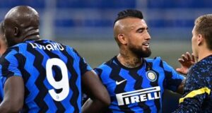 Alexis en la incógnita y Vidal titular: Inter visita al AC Milan en nueva edición del derbi milanés