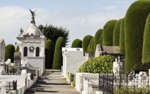 Municipios solicitan abrir cementerios para visitas coordinadas