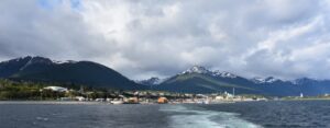 Vecinos de Puerto Williams reclaman la llegada de vuelos chárter a la zona