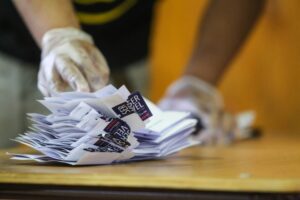 Ellos votaron: 63% cree que contagios aumentarán tras plebiscito