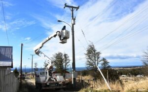Inician gestiones y labores para normalizar sistema eléctrico en Villa Generosa