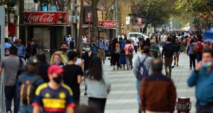 Tasa de desempleo vuelve a disminuir discretamente y anota 12,3% en trimestre julio-septiembre