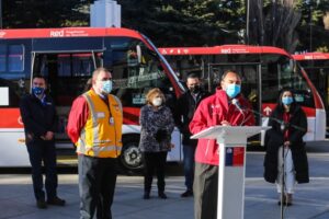 La mayoría de los choferes de antiguos  buses a gas trabajan en nueva flota
