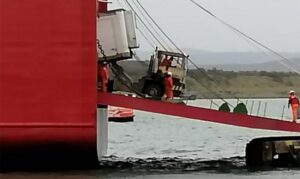 Luego de 72 horas, nuevo Ferry  Esperanza pudo descargar