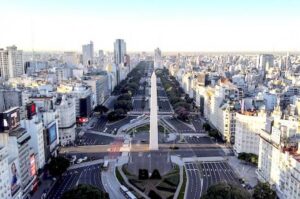 Argentina abrirá sus fronteras para recibir a turistas de países limítrofes durante el verano